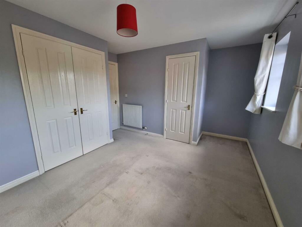 2 bedroom town house for sale in Whitworth Avenue, Hinckley, LE10