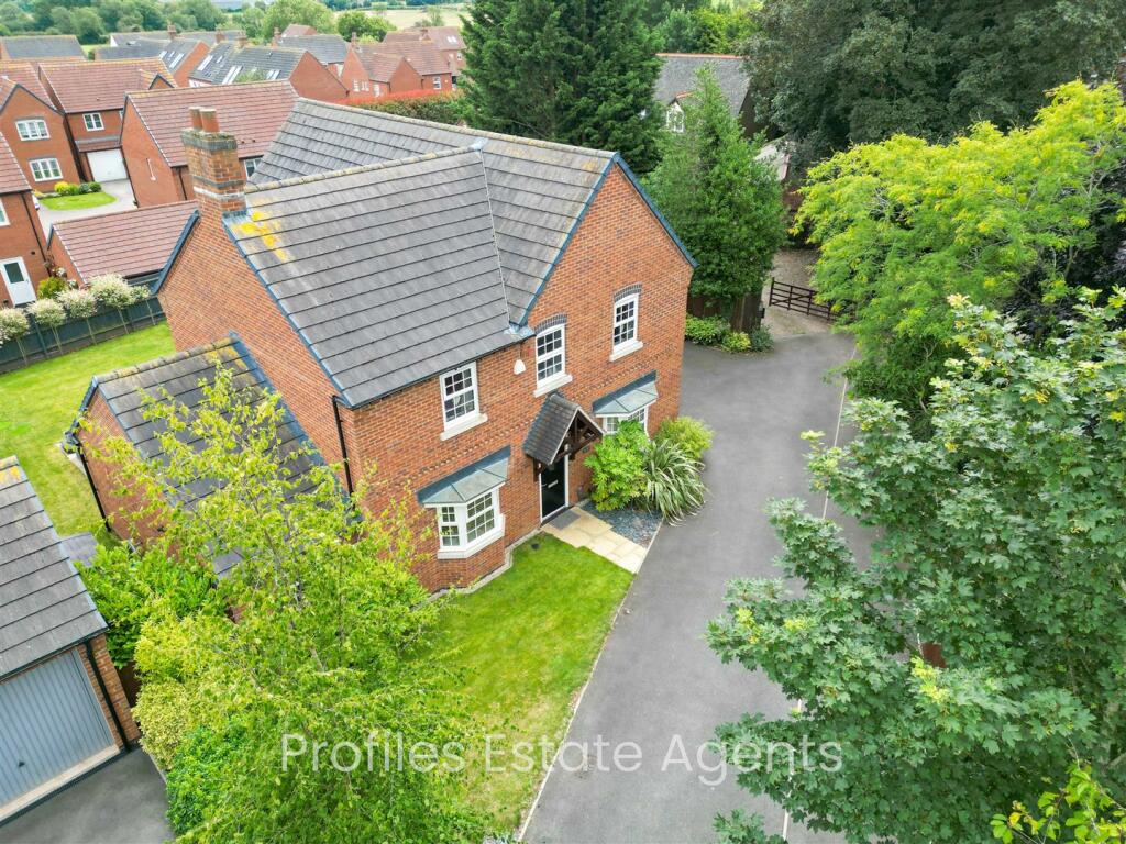4 bedroom detached house for sale in Britannia Road, Burbage, Hinckley