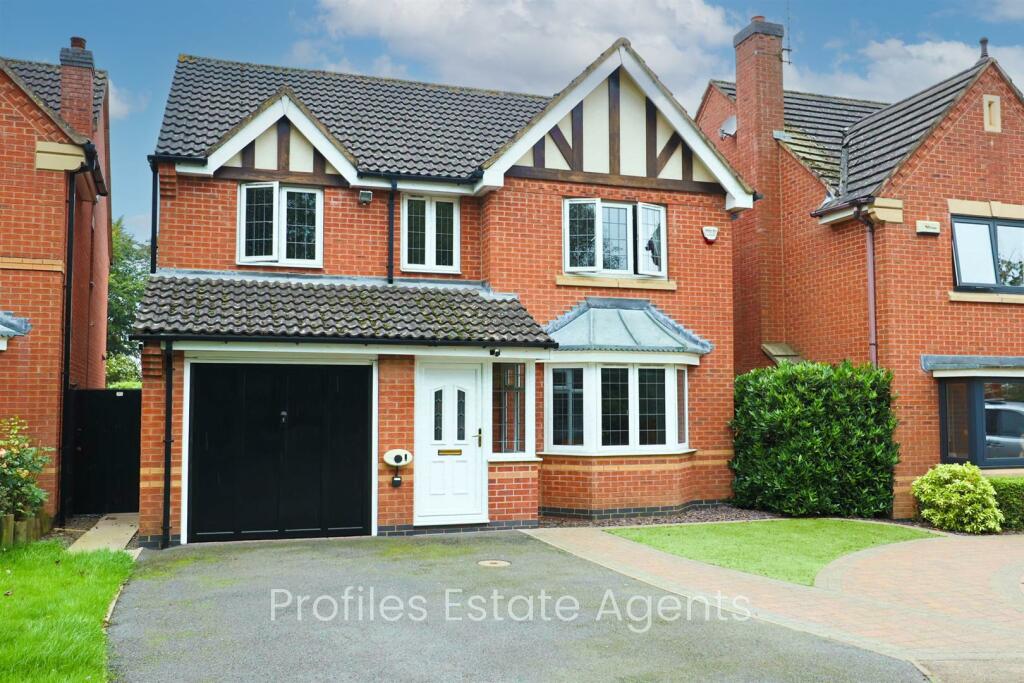 4 bedroom detached house for sale in Gleneagles Close, Burbage