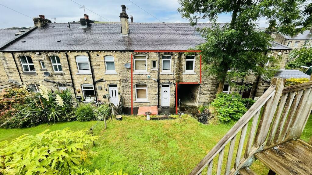 2 bedroom terraced house for sale in Manchester Road, Linthwaite