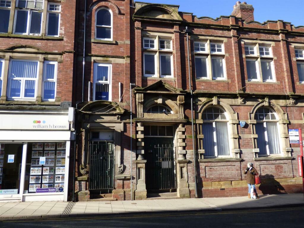Commercial property for rent in 12a Bank Street, Castleford, WF10 1HZ, WF10