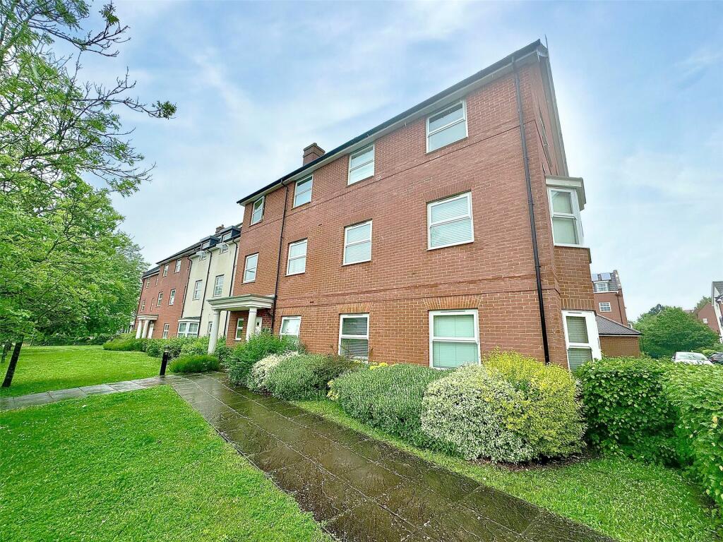 2 bedroom apartment for sale in Whitton House, Ashville Way, Wokingham, Berkshire, RG41