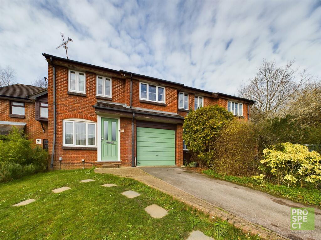 3 bedroom terraced house for sale in Tamar Way, Wokingham, Berkshire, RG41