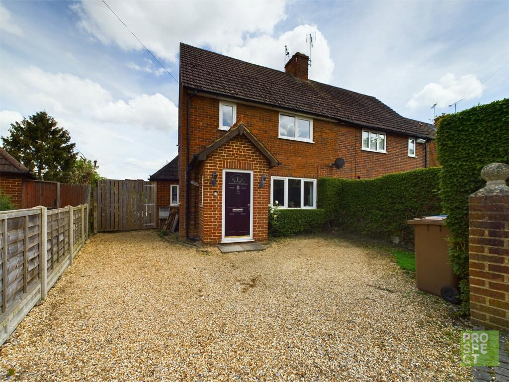 3 bedroom end of terrace house for sale in Binfield Road, Bracknell