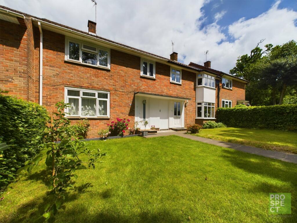 3 bedroom terraced house for sale in Haversham Drive, Bracknell