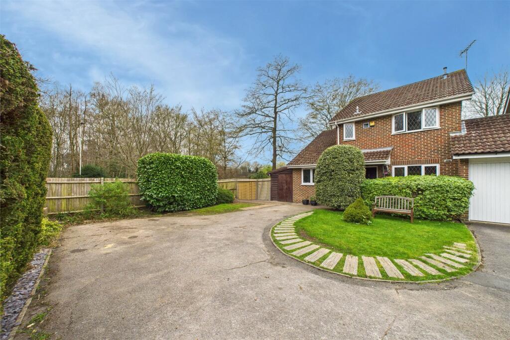 Main image of property: Picket Post Close, Bracknell, Berkshire, RG12