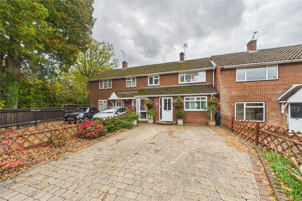 Main image of property: Meadow Way, Priestwood, Bracknell, Berkshire, RG42