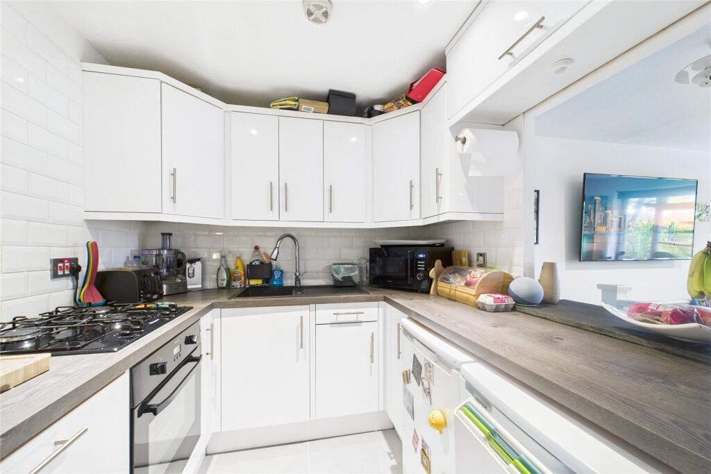 Main image of property: Froxfield Down, Bracknell, Berkshire, RG12