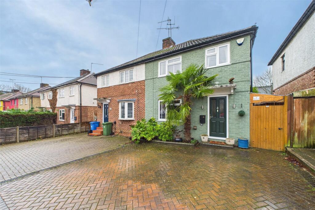 Main image of property: Rounds Hill, Wokingham Road, Bracknell, Berkshire, RG42