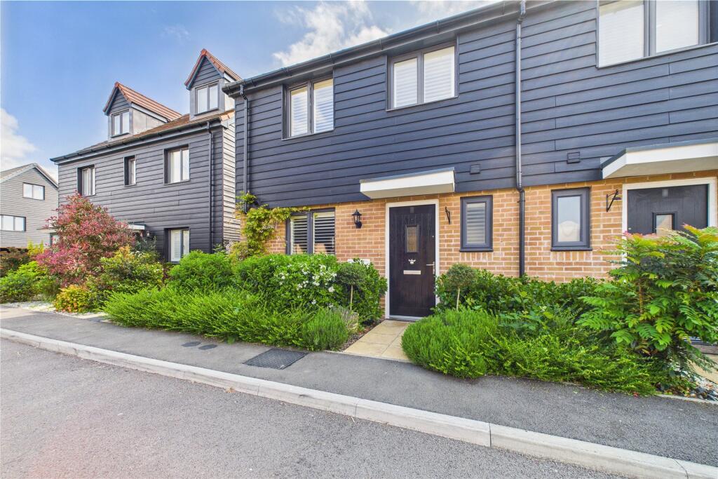 Main image of property: Clater Grove, Warfield, Bracknell, Berkshire, RG42