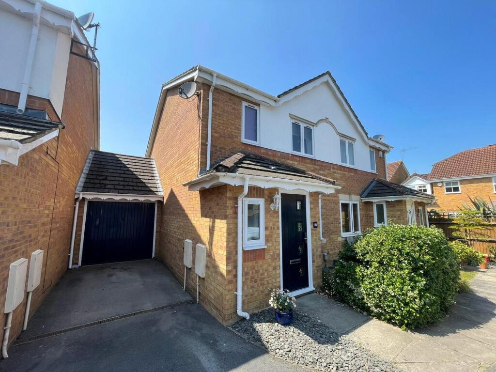 Main image of property: Skelton Fields, Warfield, Bracknell, Berkshire, RG42