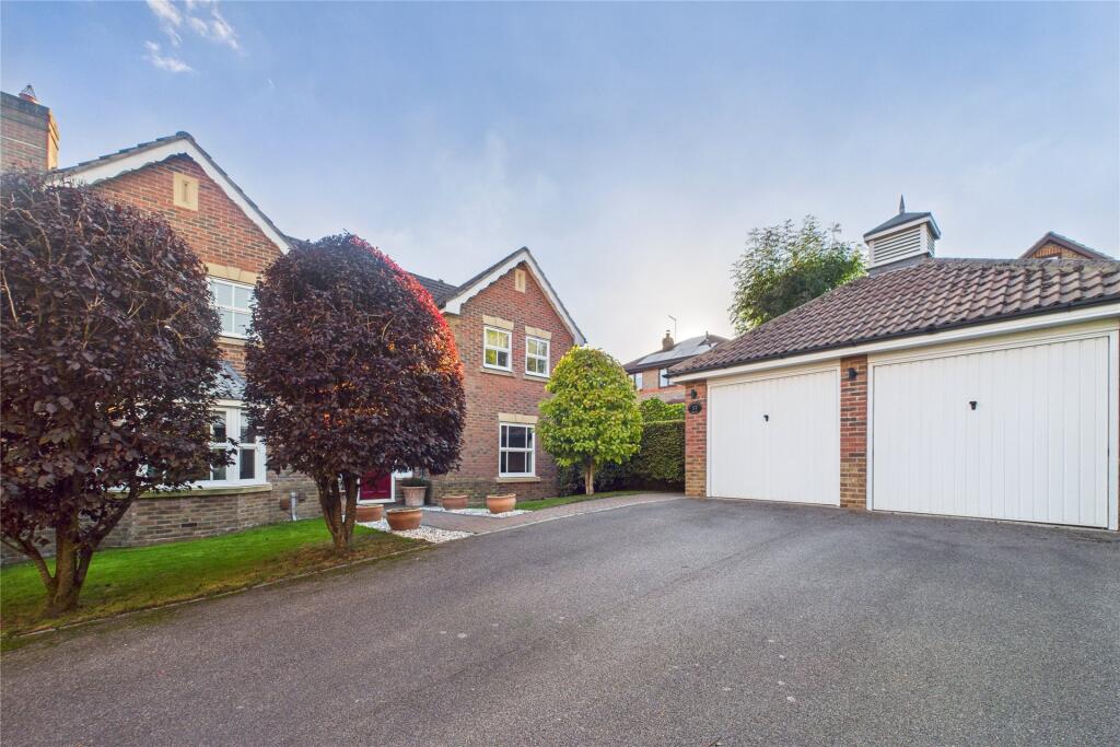 Main image of property: Roundshead Drive, Warfield, Bracknell, Berkshire, RG42