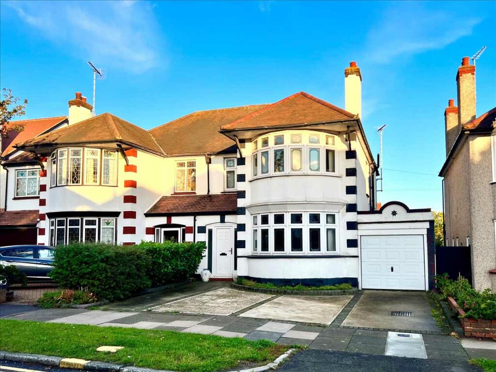 3 bedroom semidetached house for sale in Marine Estate, Leigh on Sea, SS9