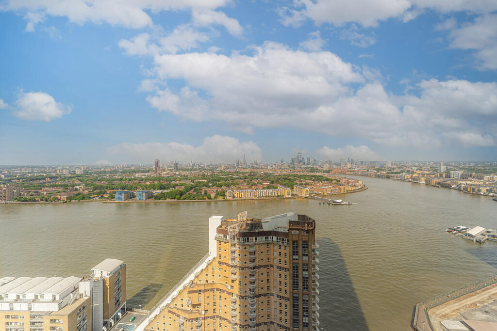 Main image of property: Landmark Pinnacle, Canary Wharf E14