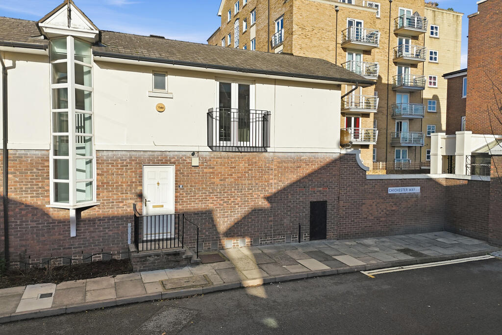 Main image of property: Chichester Way, Isle of Dogs E14