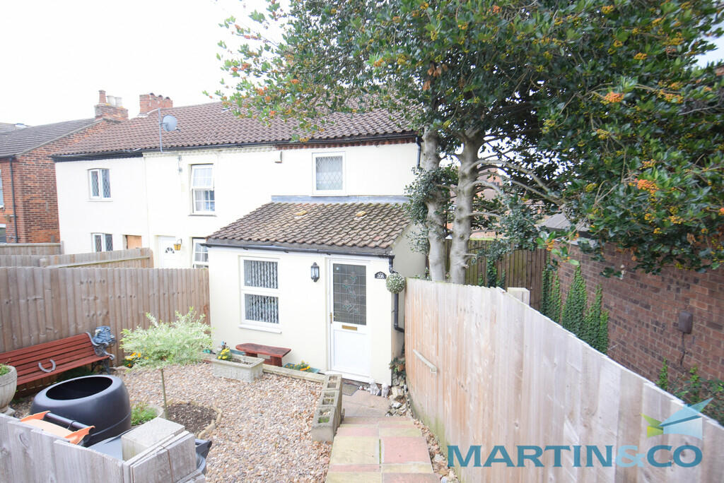 2 bedroom end of terrace house for sale in Bedford Road, Kempston, MK42