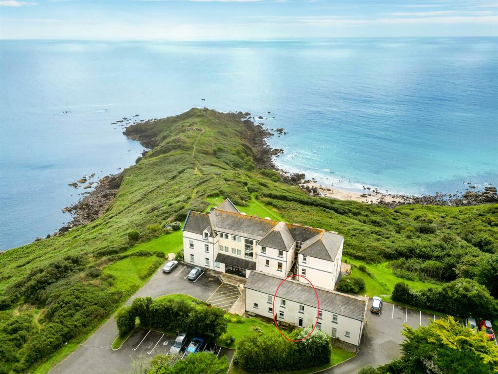 3 bedroom character property for sale in 3 Bed Coastal Holiday Cottage, Coverack, TR12