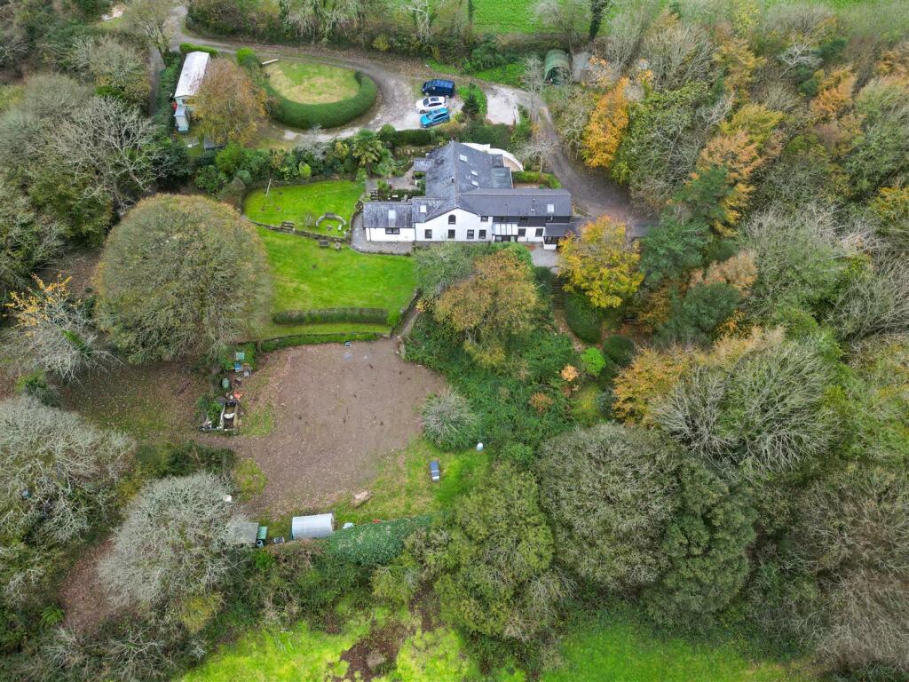 7 bedroom detached house for sale in Rural Property with streams