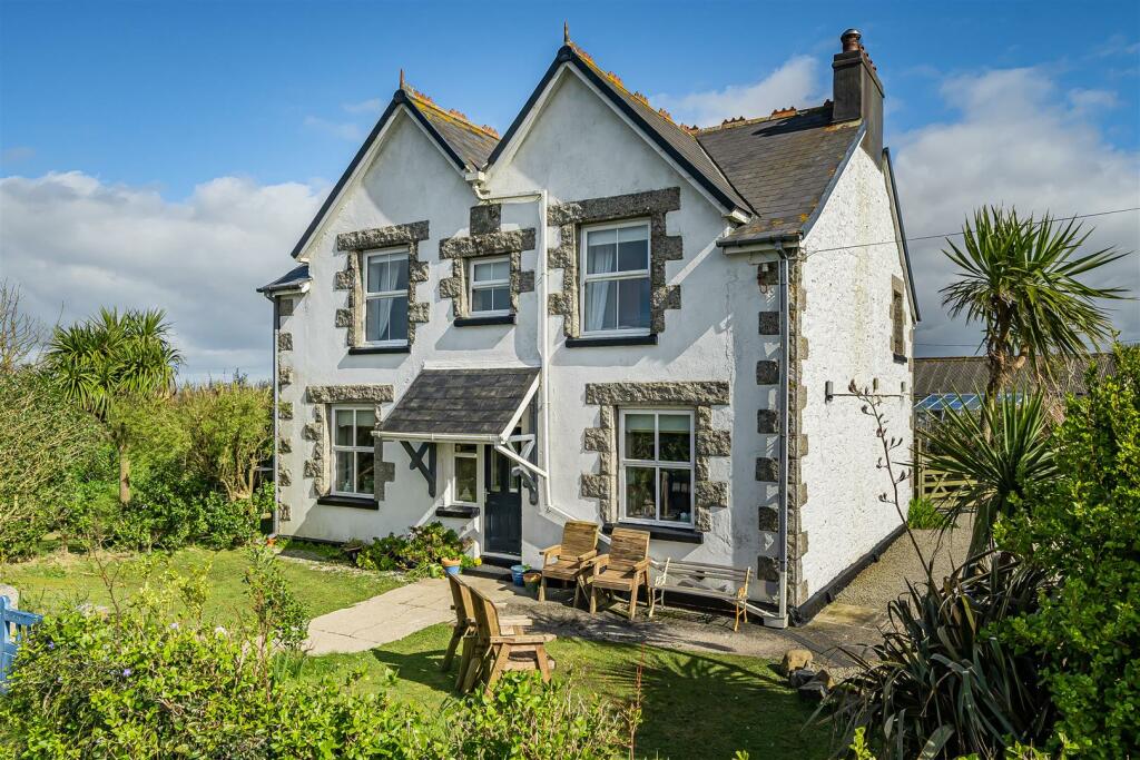 5 bedroom detached house for sale in Substantial Period Home, Ruan