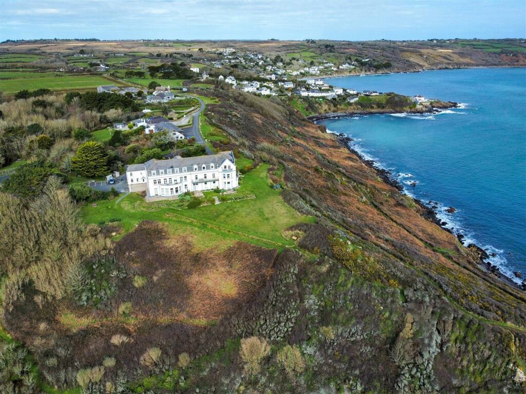 Main image of property: Three bed top floor holiday apartment, Coverack