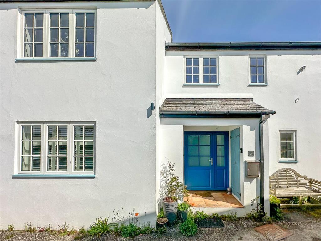 Main image of property: Reversed level house near the Quay, Devoran