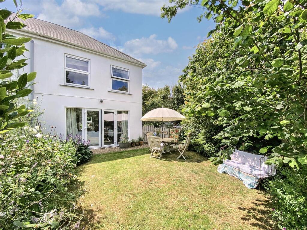 Main image of property: Lovely spacious cottage, Lower Kenneggy
