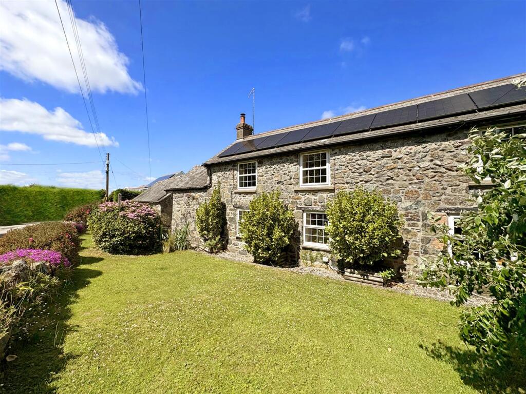 Main image of property: Four bed house and two one bed cottages, Kuggar