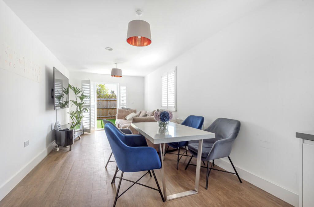 Additional property image - Ash Tree Close, Farnborough, Orpington, Kent, BR6