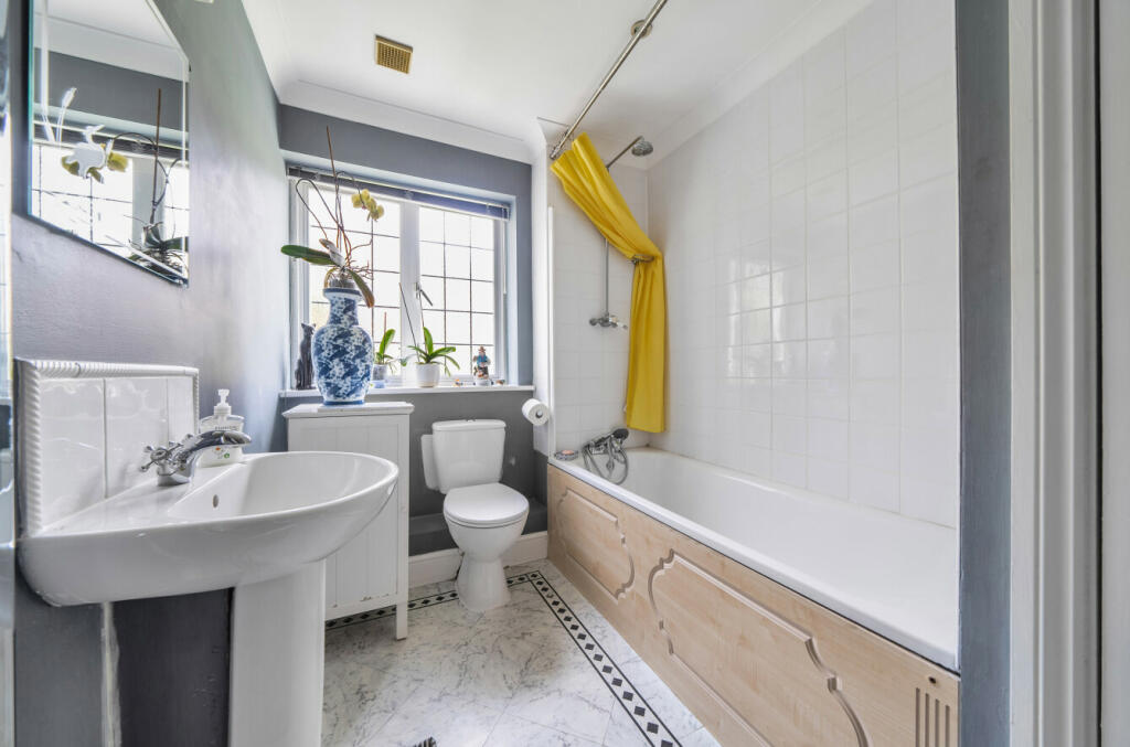 Additional property image - Willow Walk, Orpington, Kent, BR6