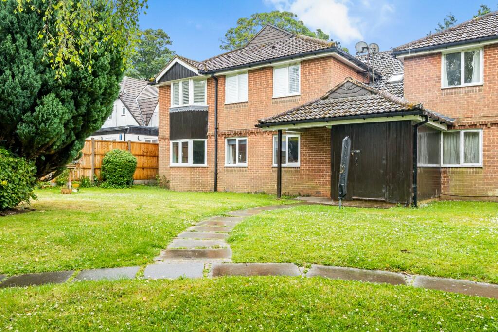 2 bedroom apartment for sale in Main Road, Biggin Hill, Westerham, Kent