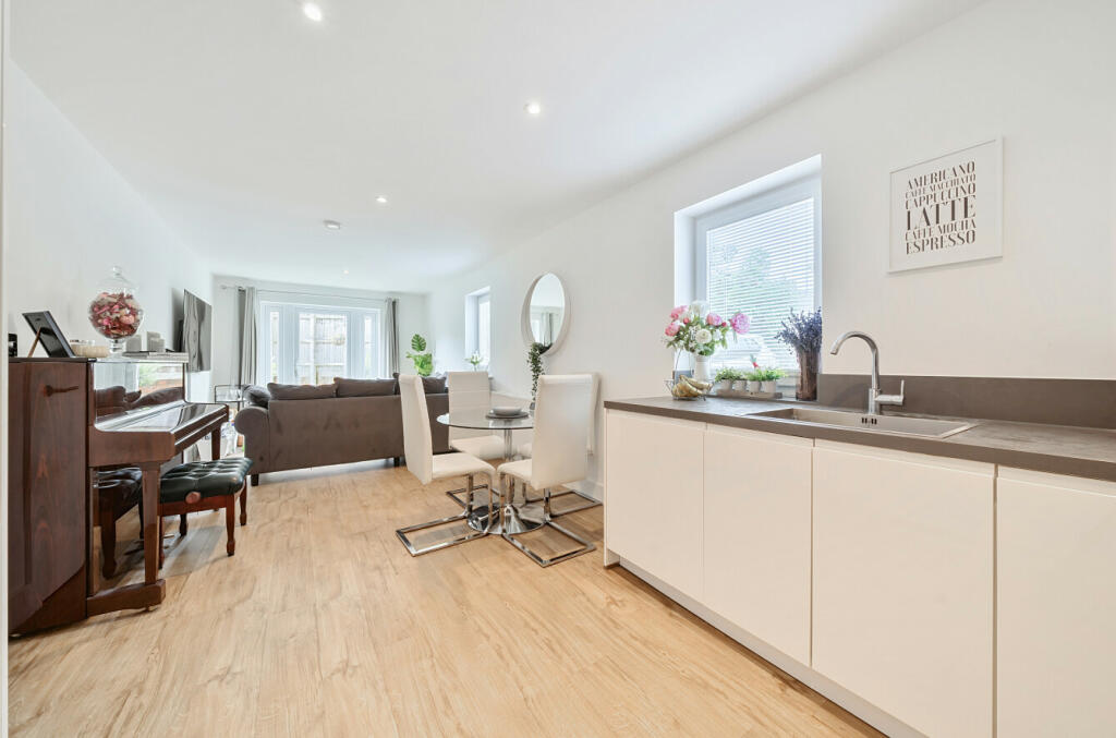 Additional property image - Cottonwood Close, Farnborough, Orpington, Kent, BR6