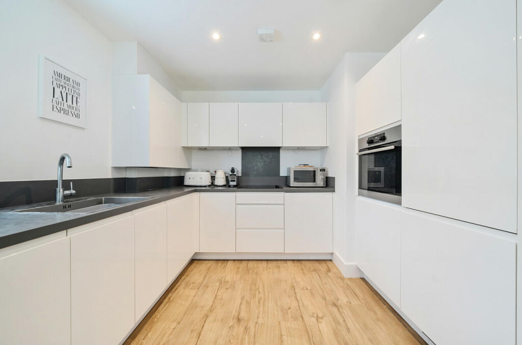 Additional property image - Cottonwood Close, Farnborough, Orpington, Kent, BR6