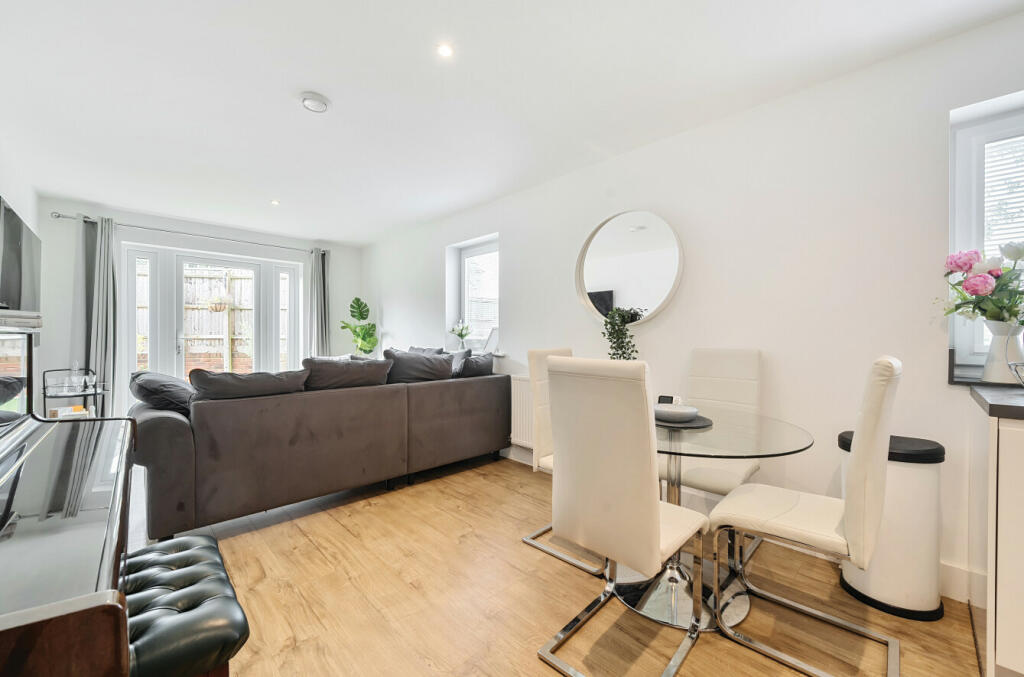 Additional property image - Cottonwood Close, Farnborough, Orpington, Kent, BR6