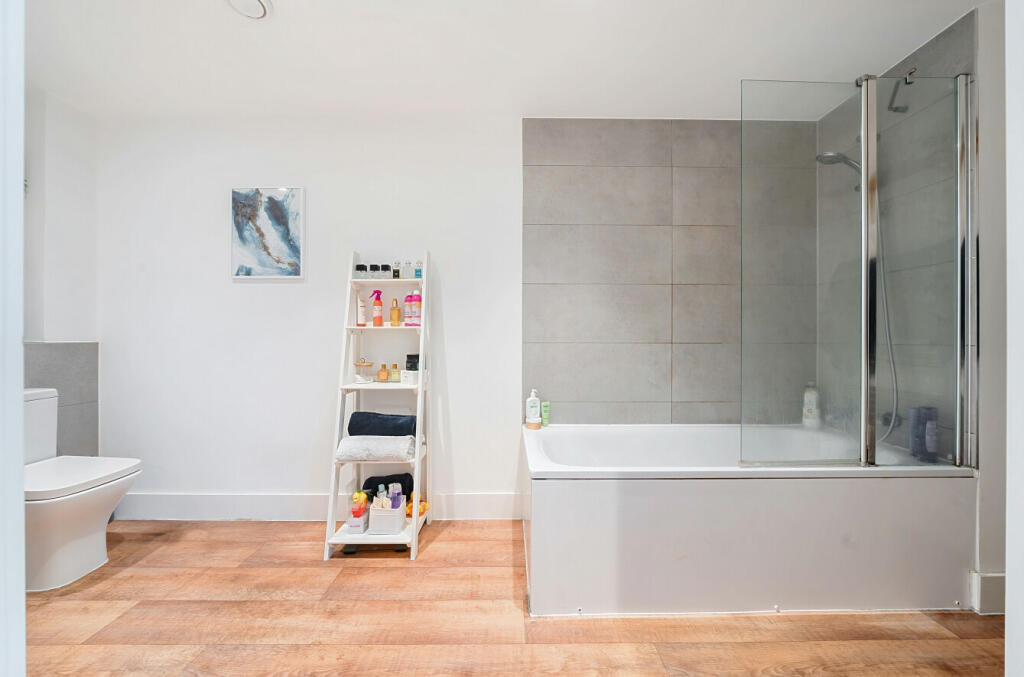 Additional property image - Cottonwood Close, Farnborough, Orpington, Kent, BR6