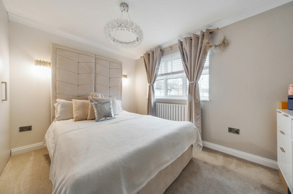 Additional property image - Brickfield Farm Gardens, Farnborough, Orpington, Kent, BR6