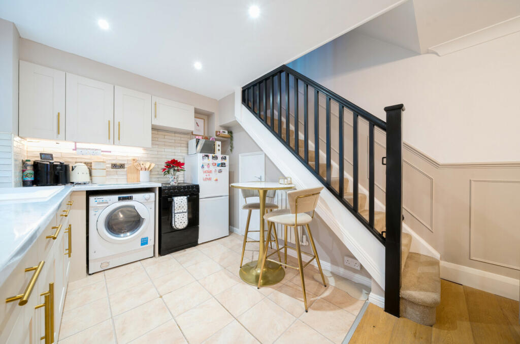 Additional property image - Brickfield Farm Gardens, Farnborough, Orpington, Kent, BR6