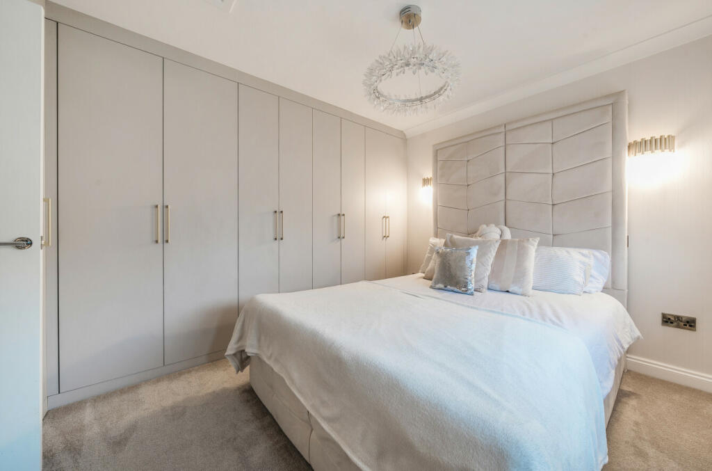 Additional property image - Brickfield Farm Gardens, Farnborough, Orpington, Kent, BR6