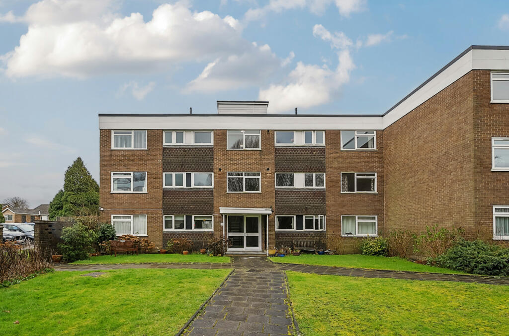 2 bedroom apartment for sale in Fairbank Avenue, Crofton Heath