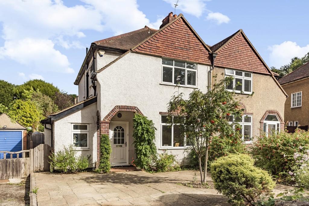 3 bedroom semidetached house for sale in Rowan Walk, Bromley, BR2