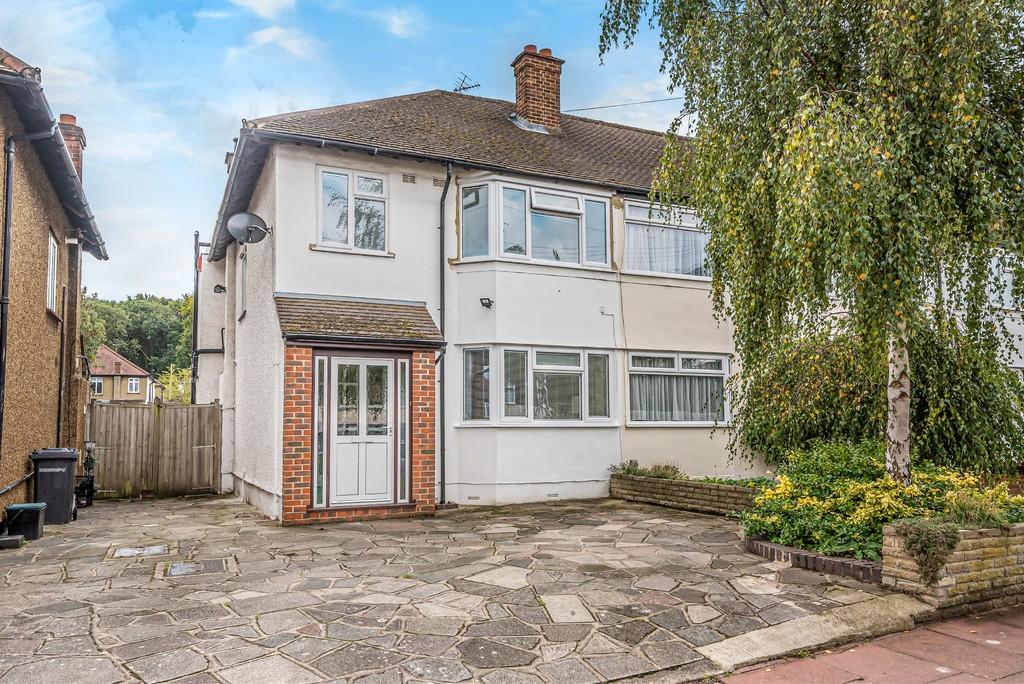 3 bedroom semidetached house for sale in Jackson Road, Bromley Common, BR2