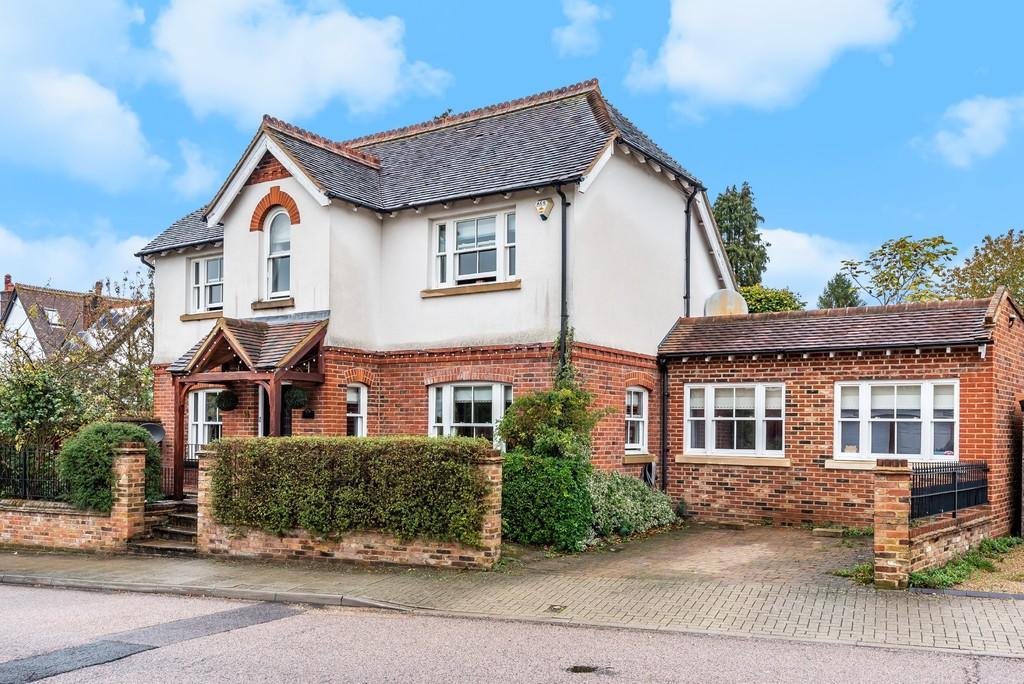 5 bedroom detached house for sale in Beechcroft Road, Orpington, BR6