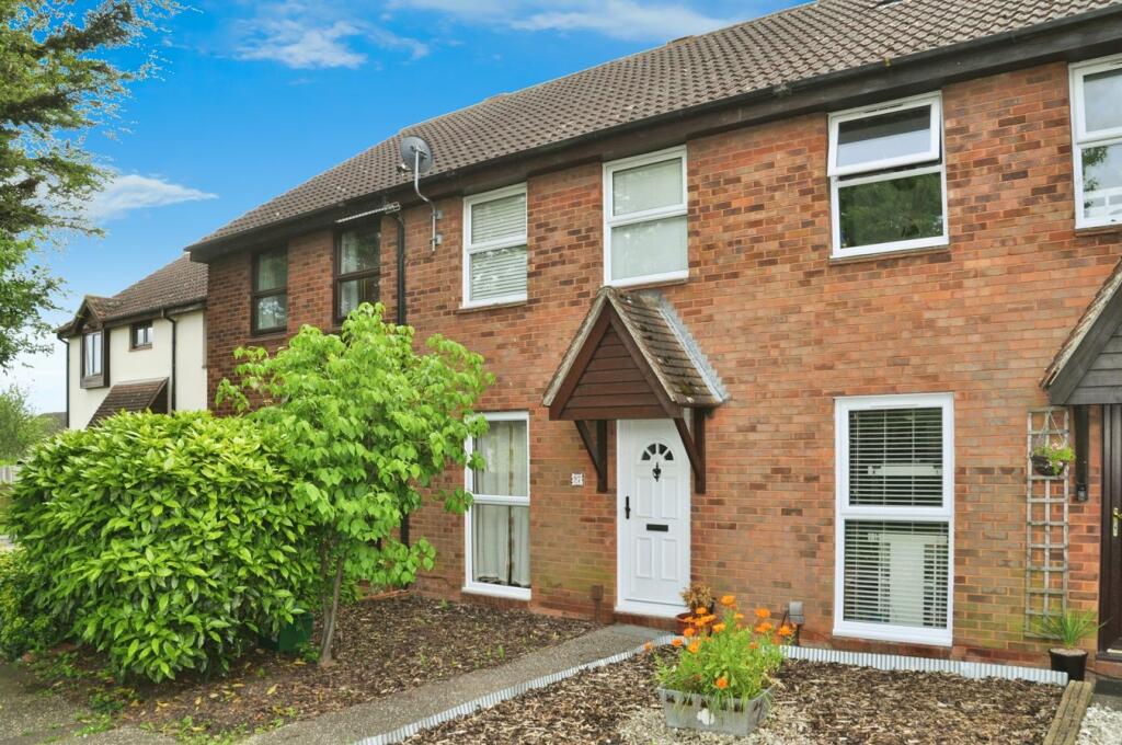 3 bedroom terraced house for sale in Aldridge Close, Chelmer Village