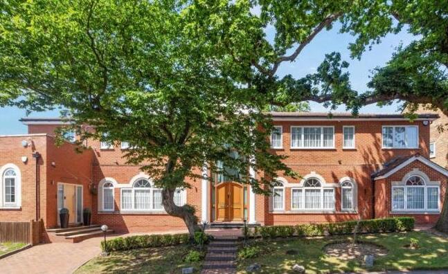 Main image of property: Crooked Usage, London, N3