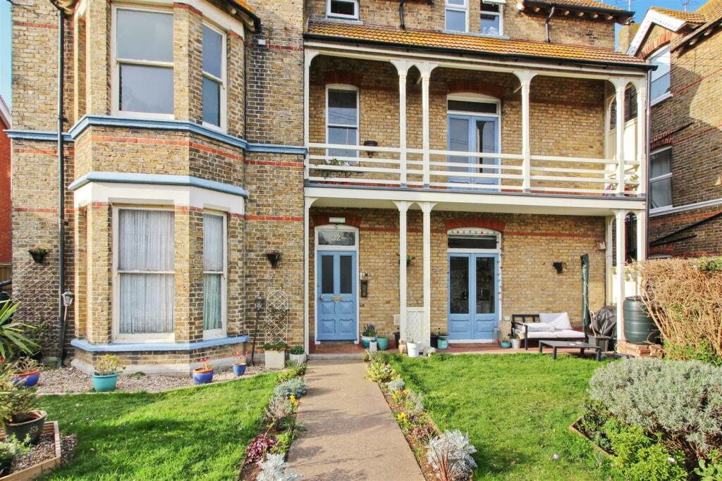 1 bedroom flat for rent in Westgate Bay Avenue, Westgate-on-Sea, CT8