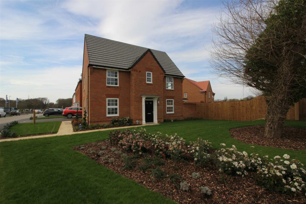 4 bedroom detached house for rent in Fox Lane, Canterbury, CT2