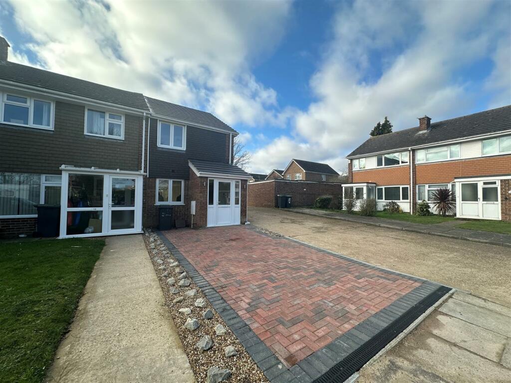 2 bedroom end of terrace house for rent in Verwood Close, Canterbury, CT2