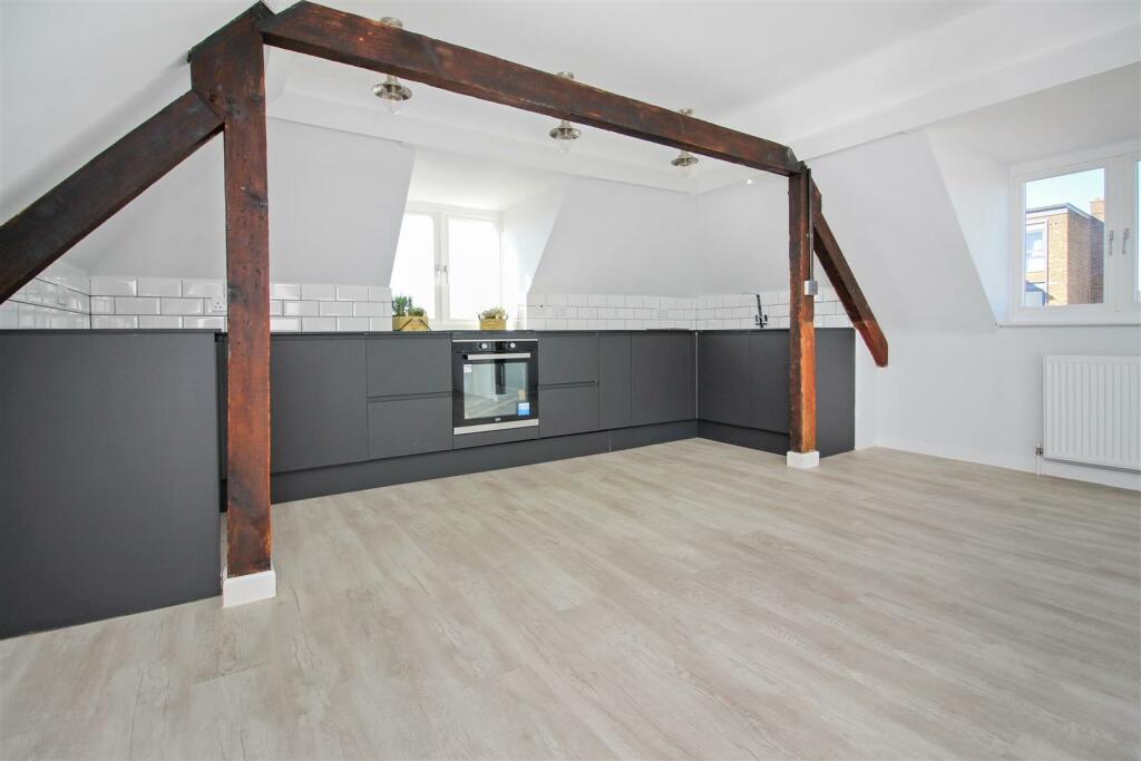 1 bedroom penthouse for rent in Becket Mews, Canterbury, CT2