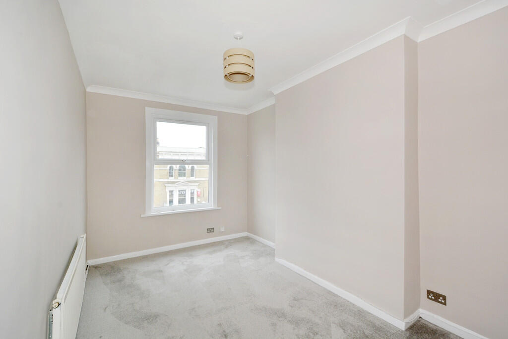 Main image of property: Stoke Newington, Top Floor Flat