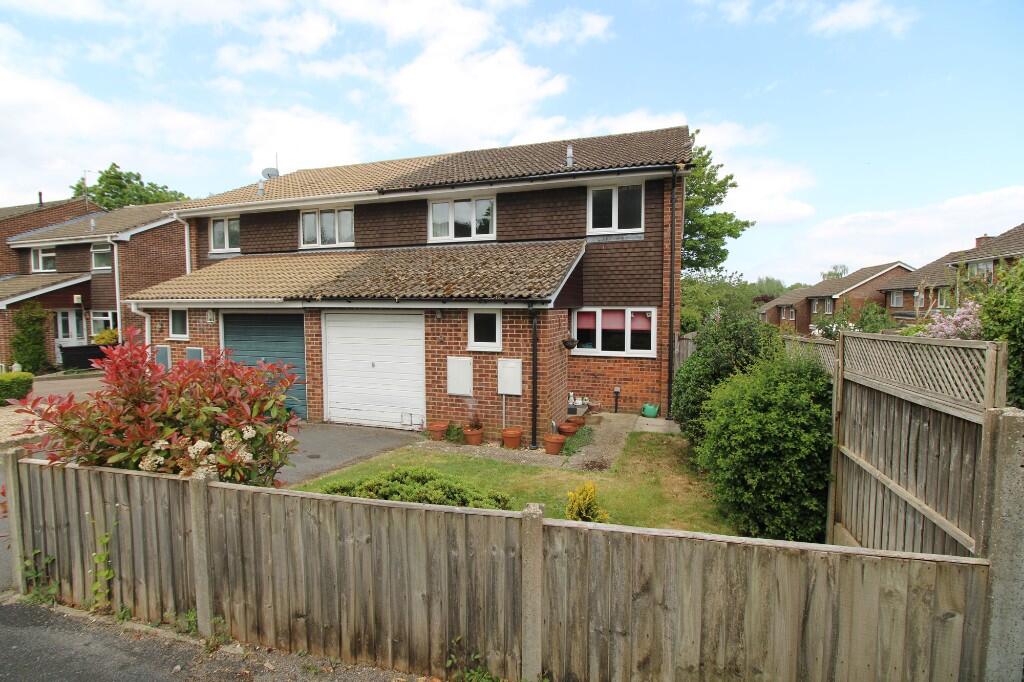 Main image of property: Oak Close, Overton RG25