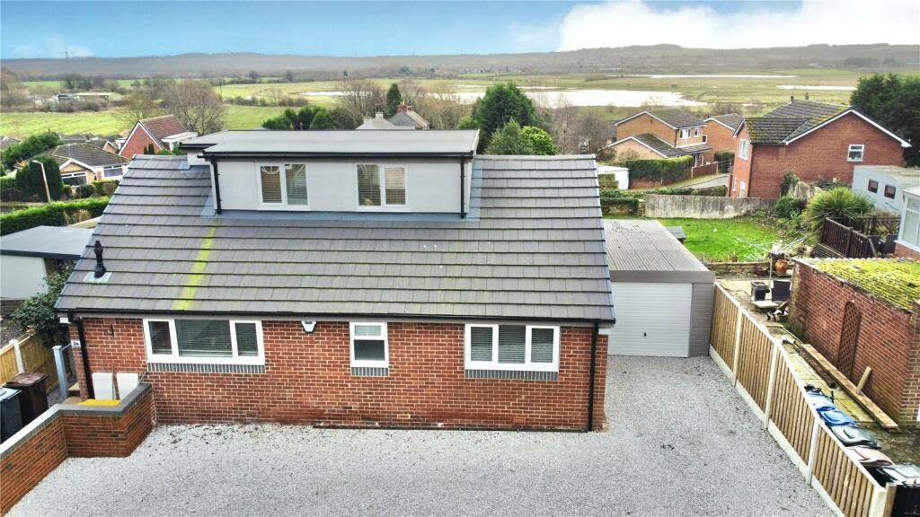 4 bedroom bungalow for sale in Springbank, Darfield, Barnsley, S73